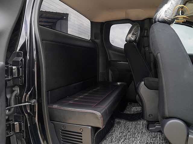 Nissan Navara 2.5D Turbo Calibre Blackedition 4ฒง 7795