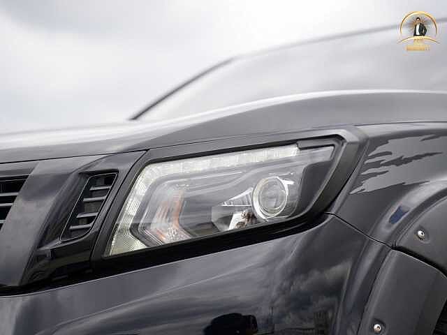 Nissan Navara 2.5D Turbo Calibre Blackedition 4ฒง 7795