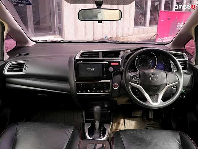 Honda Jazz 1.5 V Plus 5กถ 5921