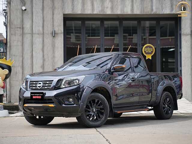 Nissan Navara 2.5 E  KC Black edition MT 3 ฒค 2611
