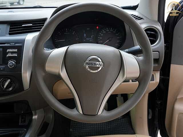 Nissan Navara 2.5 E KC ยจ 7580